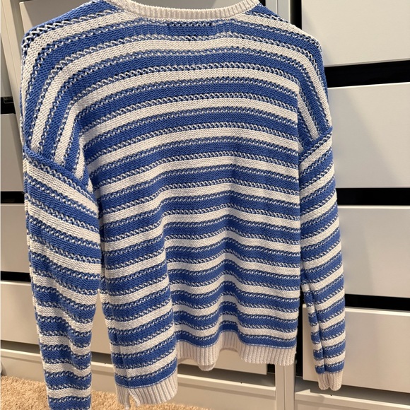 Joseph A Blue and White Knit Top - Picture 3 of 3